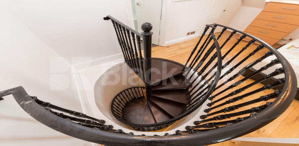 			NEW INSTRUCTION, 1 Bedroom, 1 bath, 1 reception Flat			 Fulham Road, CHELSEA